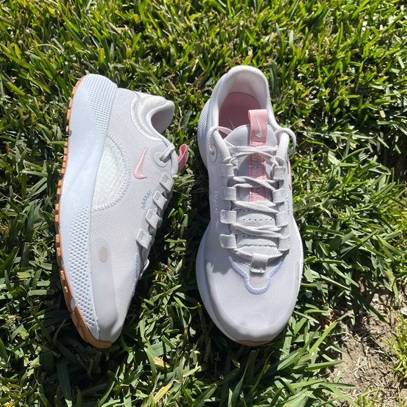 - NIKE React Escape Run Vast Grey/Pink Glaze Running shoes womens size 8 - Picture 5 of 14